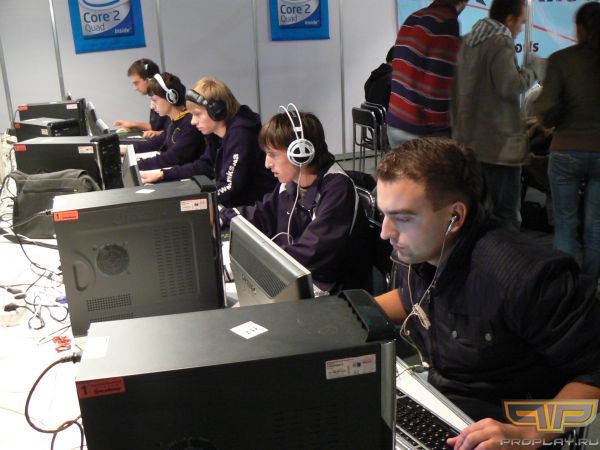 ������ ��