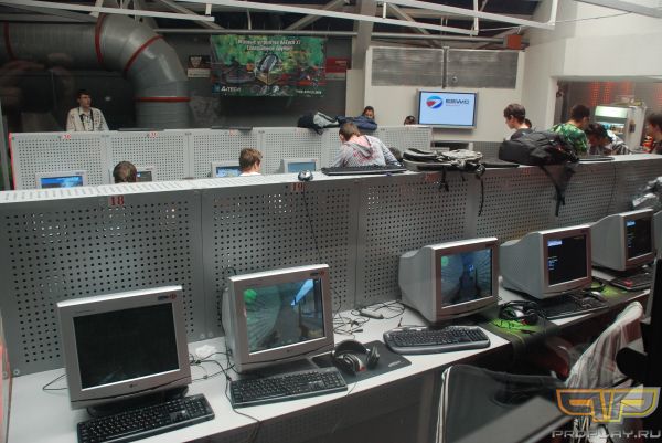 �������